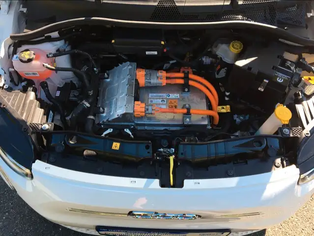 Fiat 500e view 10