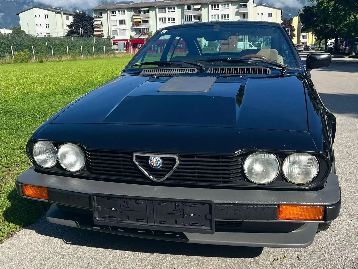 Alfa Romeo GTV Schwarz - 1