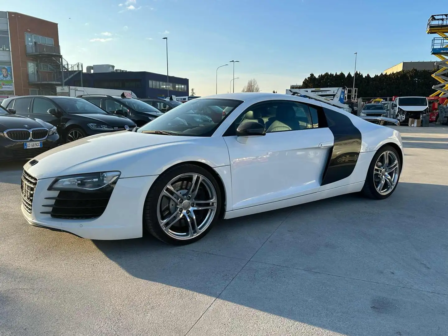 Audi R8 4.2 V8 FSI quattro R tronic Weiß - 1