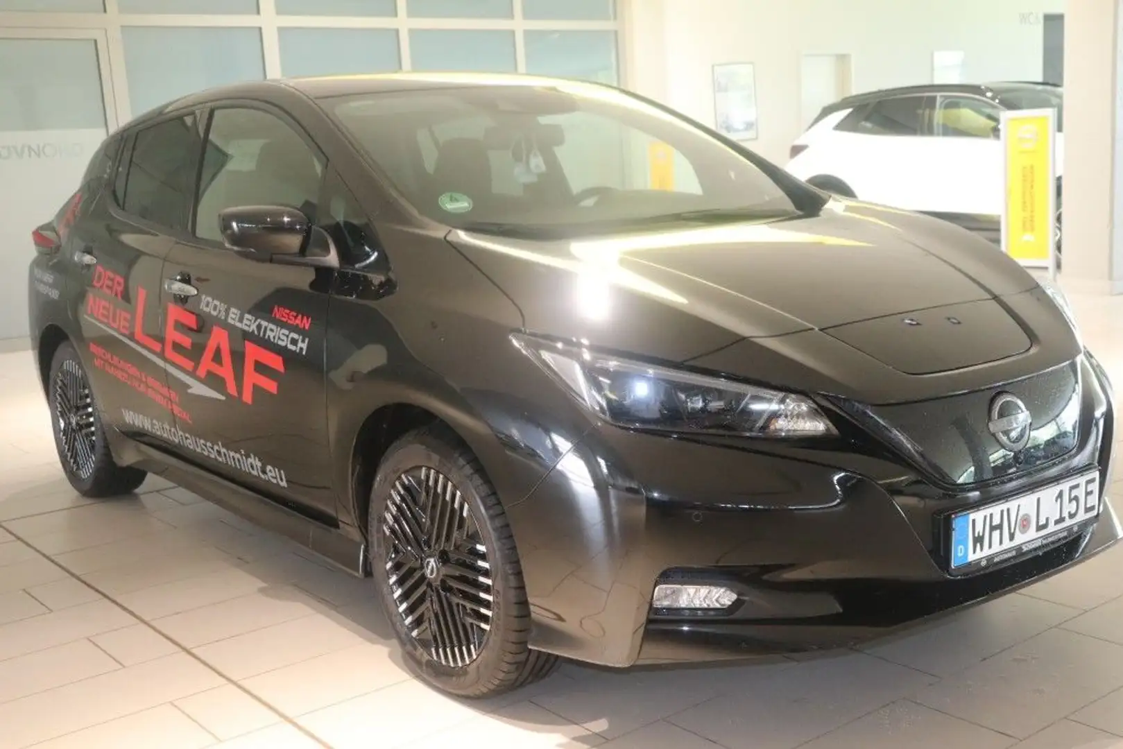 Nissan Leaf 39 kWh N-Connecta (ZE1) Negro - 2