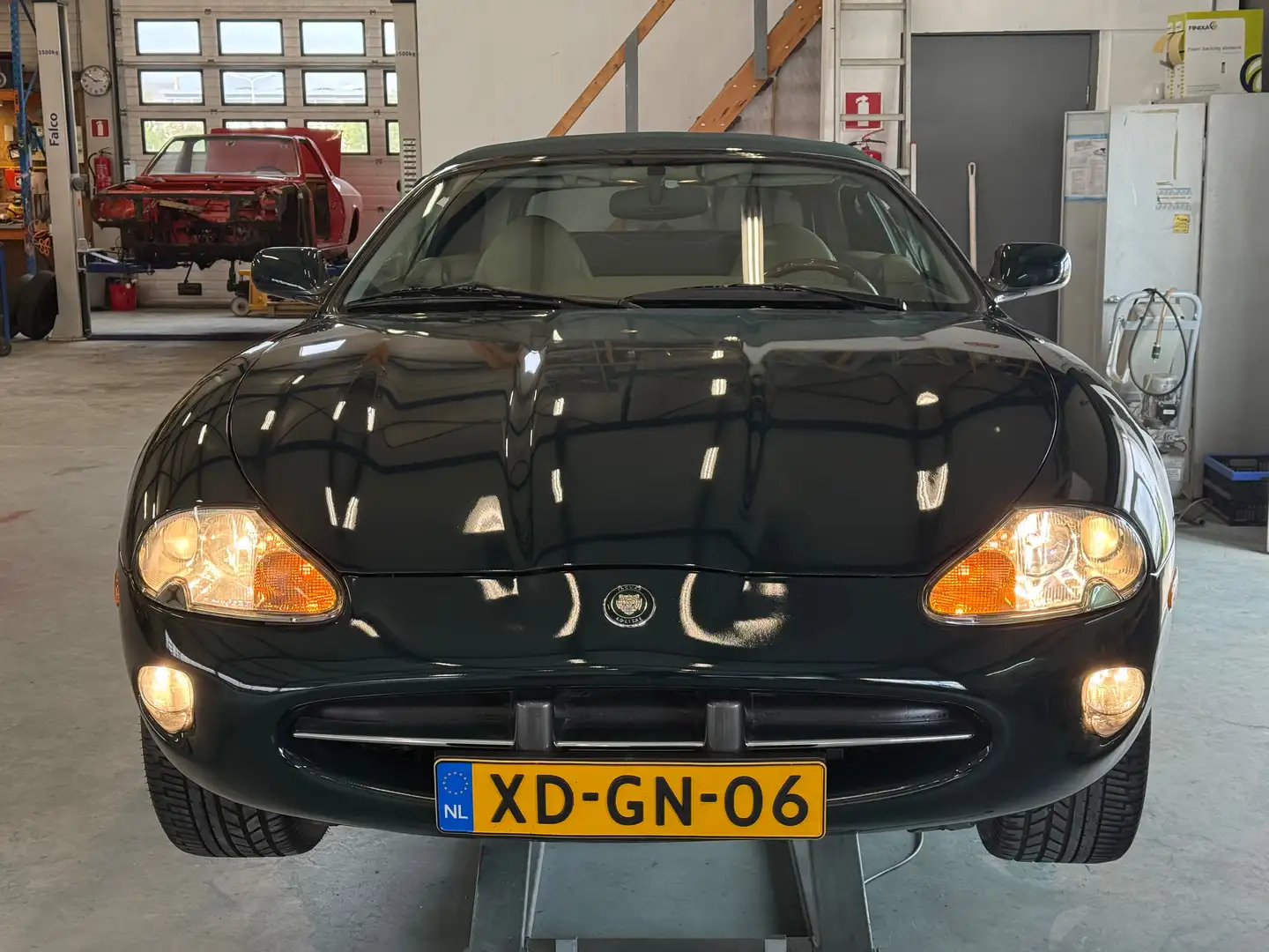 Jaguar XK8 Cabriolet Grün - 2