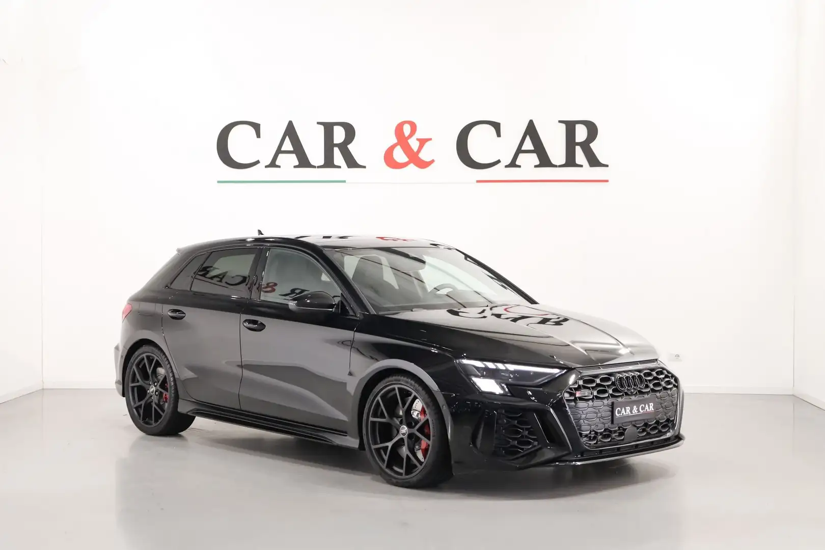 Audi RS3 TFSI Quattro S Tronic Schwarz - 1