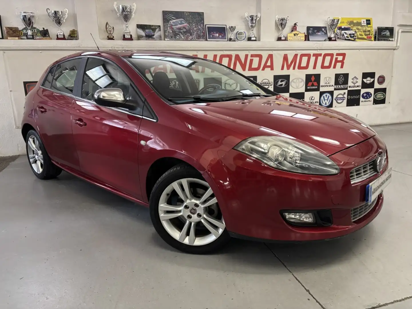 Fiat Bravo 1.9Mjt Dynamic Pack Sport Burdeos - 2