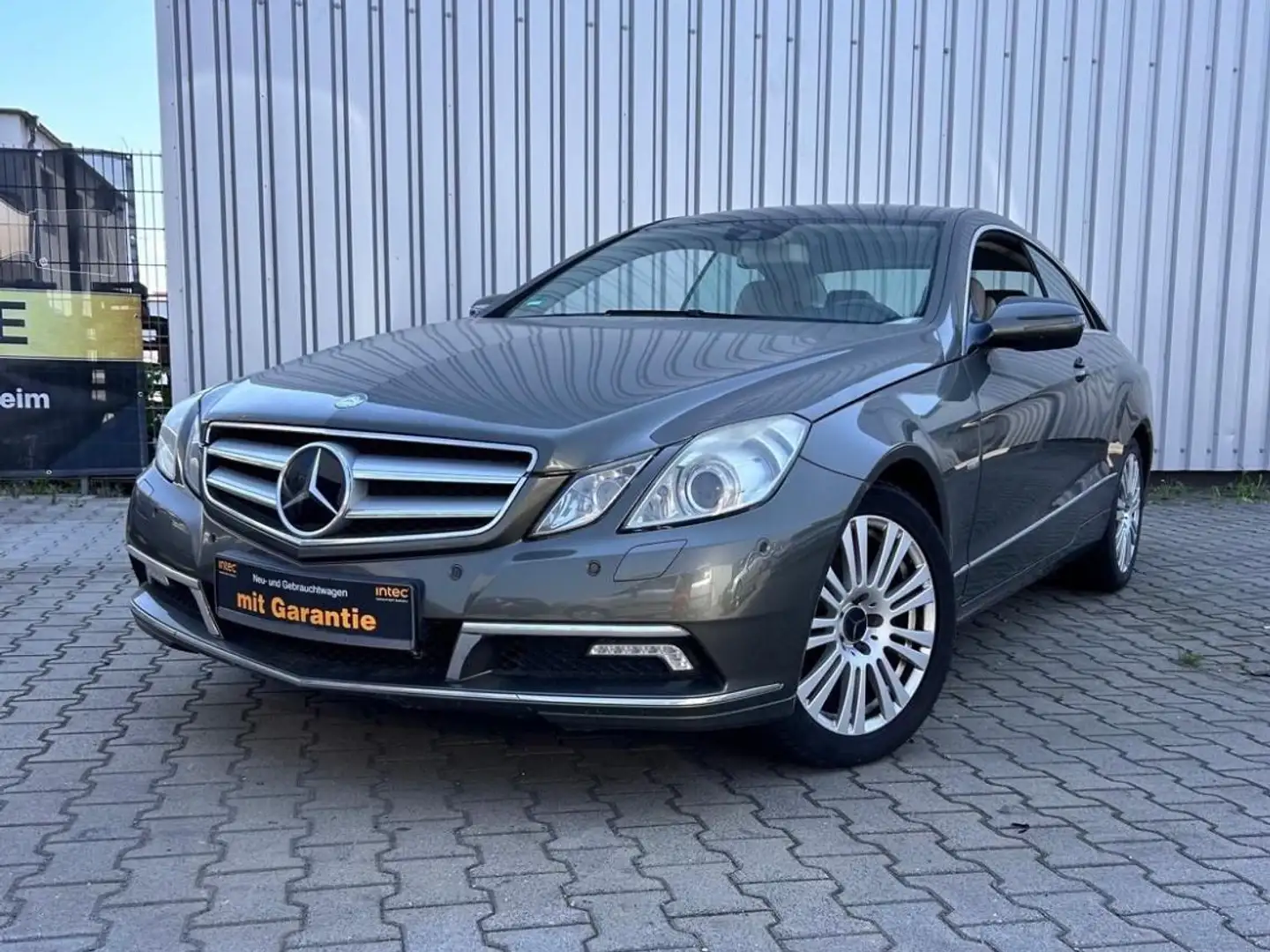 Mercedes-Benz E 250 CGI Coupe BlueEFFICIENCY Automatik Elegance Gris - 1