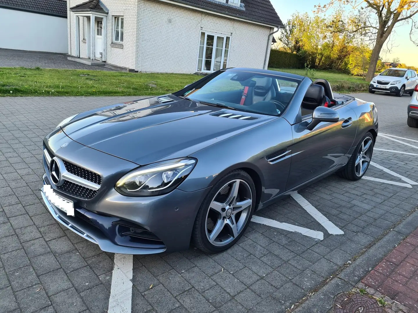 Mercedes-Benz SLC 250 SLC Diesel d 9G-TRONIC AMG Line Grau - 1