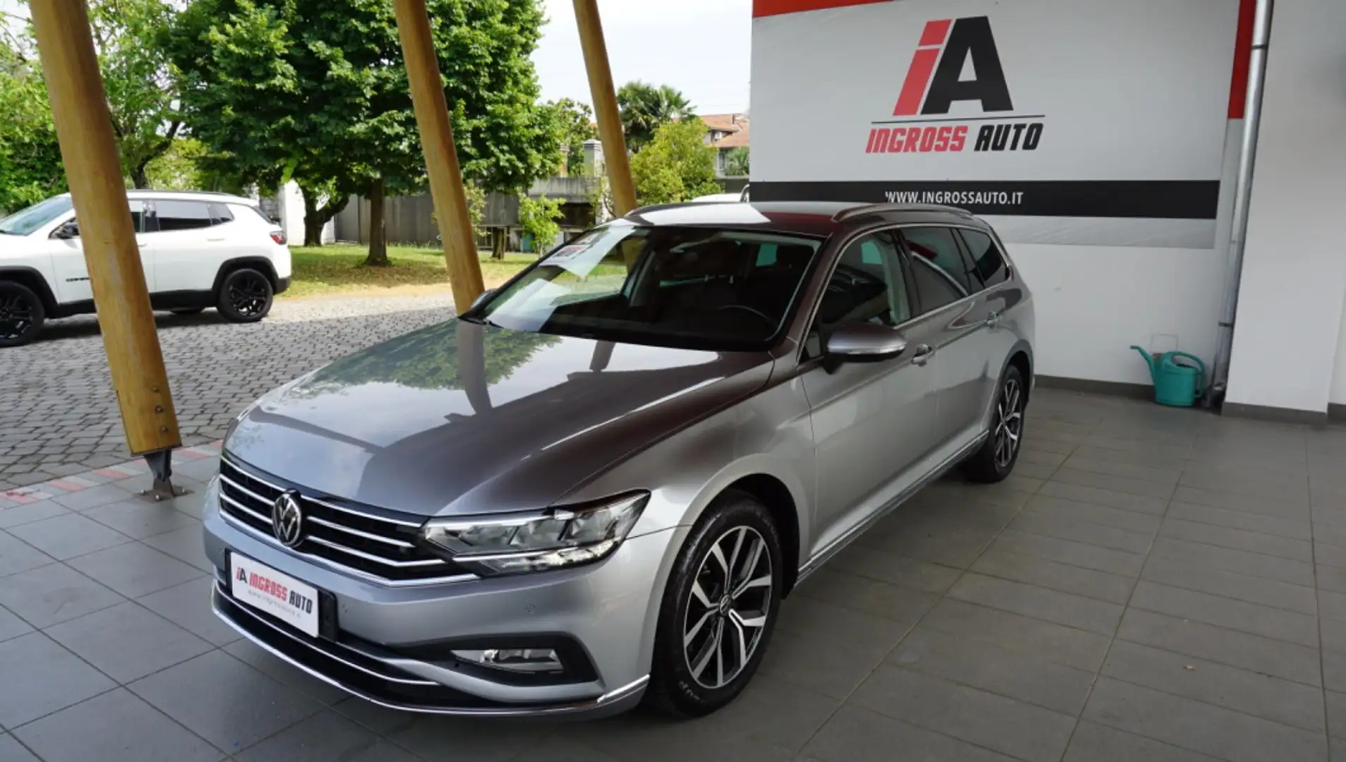 Volkswagen Passat Variant 2.0 TDI SCR 190 CV DSG Executive BMT Plateado - 1