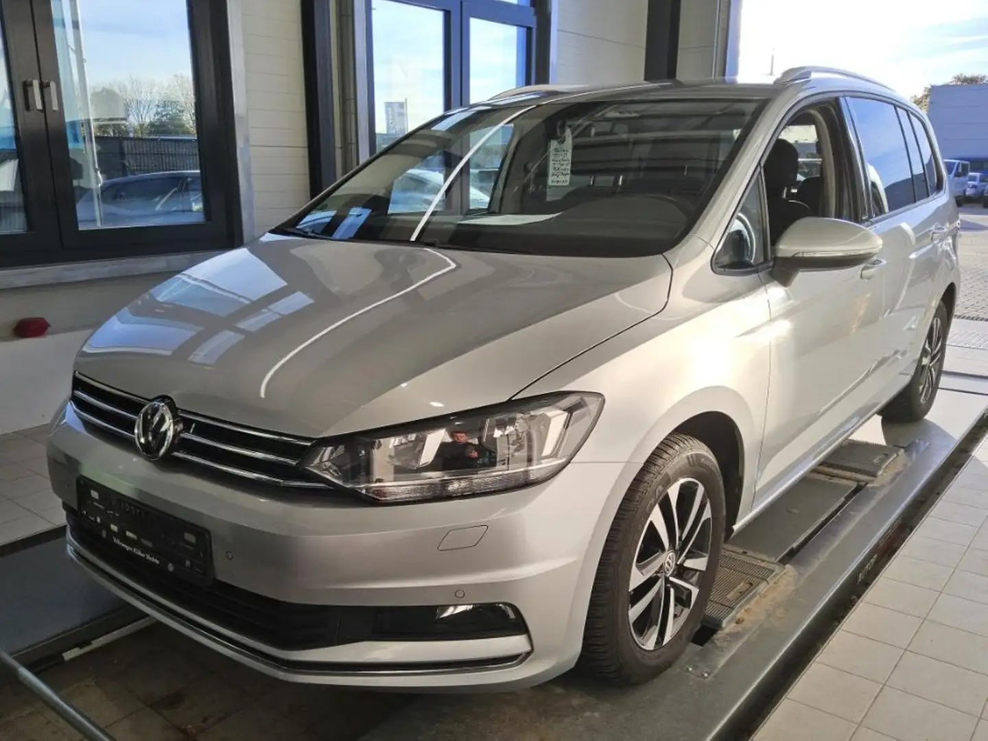 Volkswagen Touran 2.0 TDI United Plateado - 2