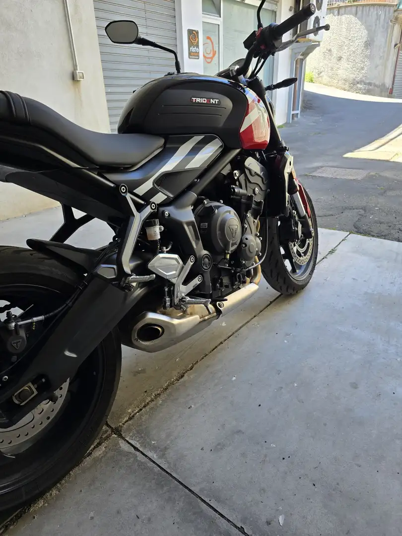 Triumph Trident 660 Nero - 1