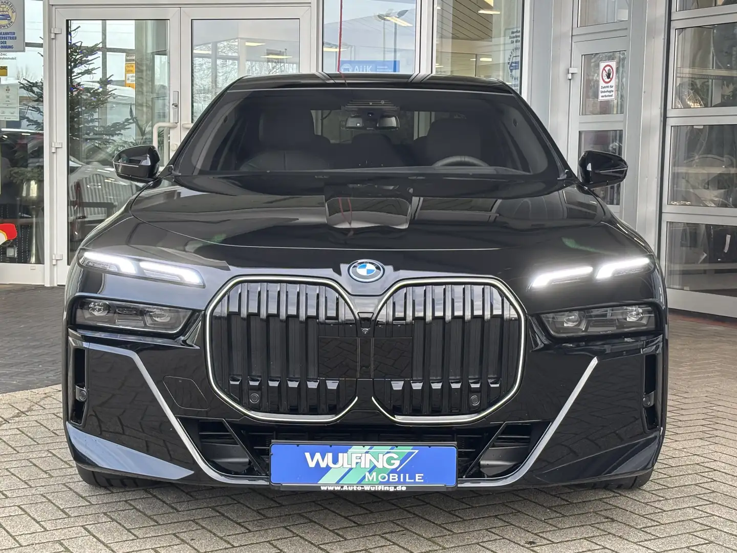 BMW 750 e xDrive M-Sport PANO ACC 360° STHZ FLA NAVI Noir - 2