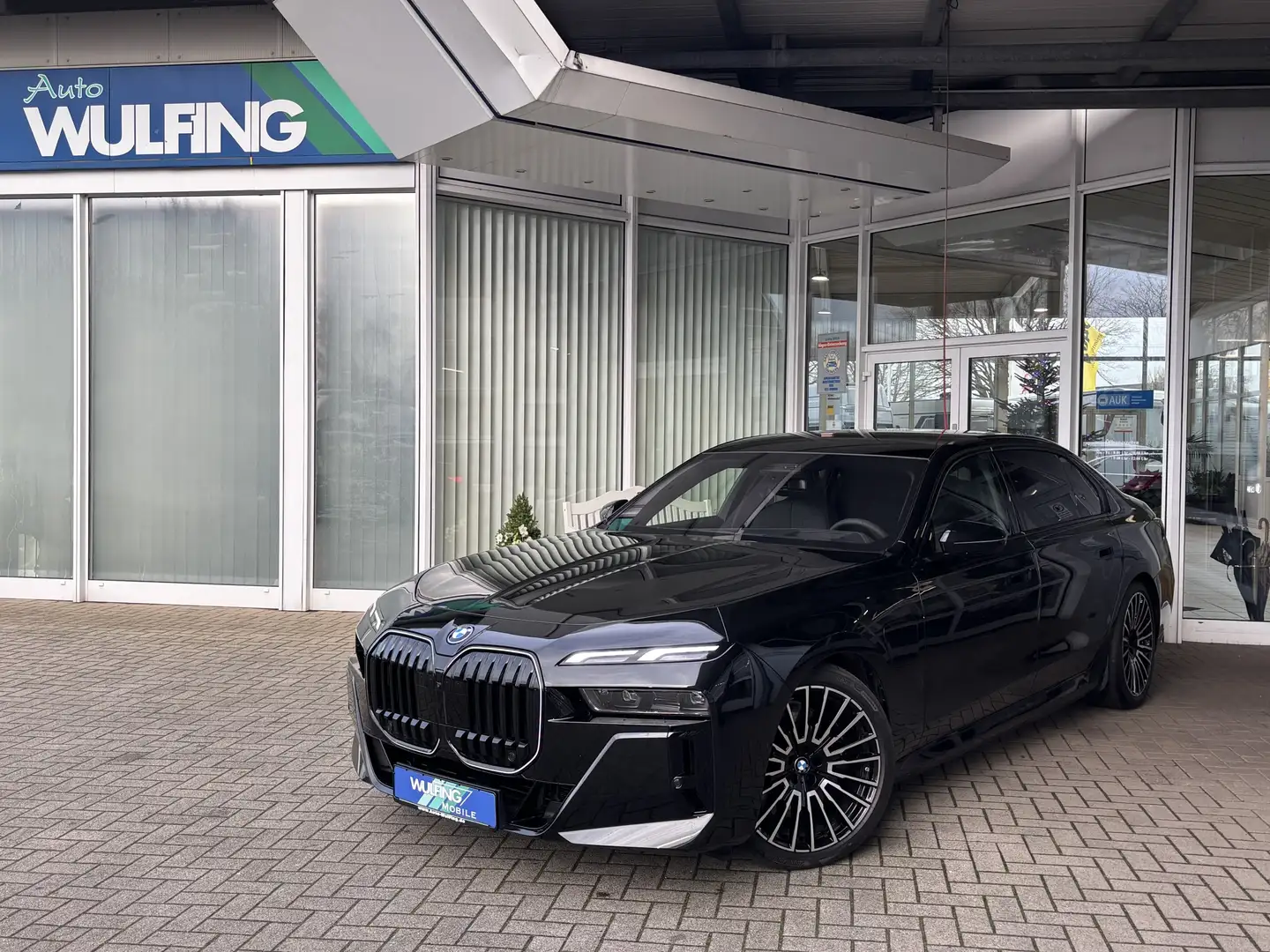 BMW 750 e xDrive M-Sport PANO ACC 360° STHZ FLA NAVI Noir - 1