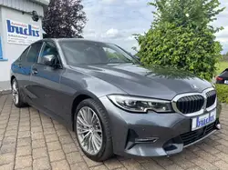 Bmw 330 d xDrive Limousine Sport Line AHK ACC LED HiFi