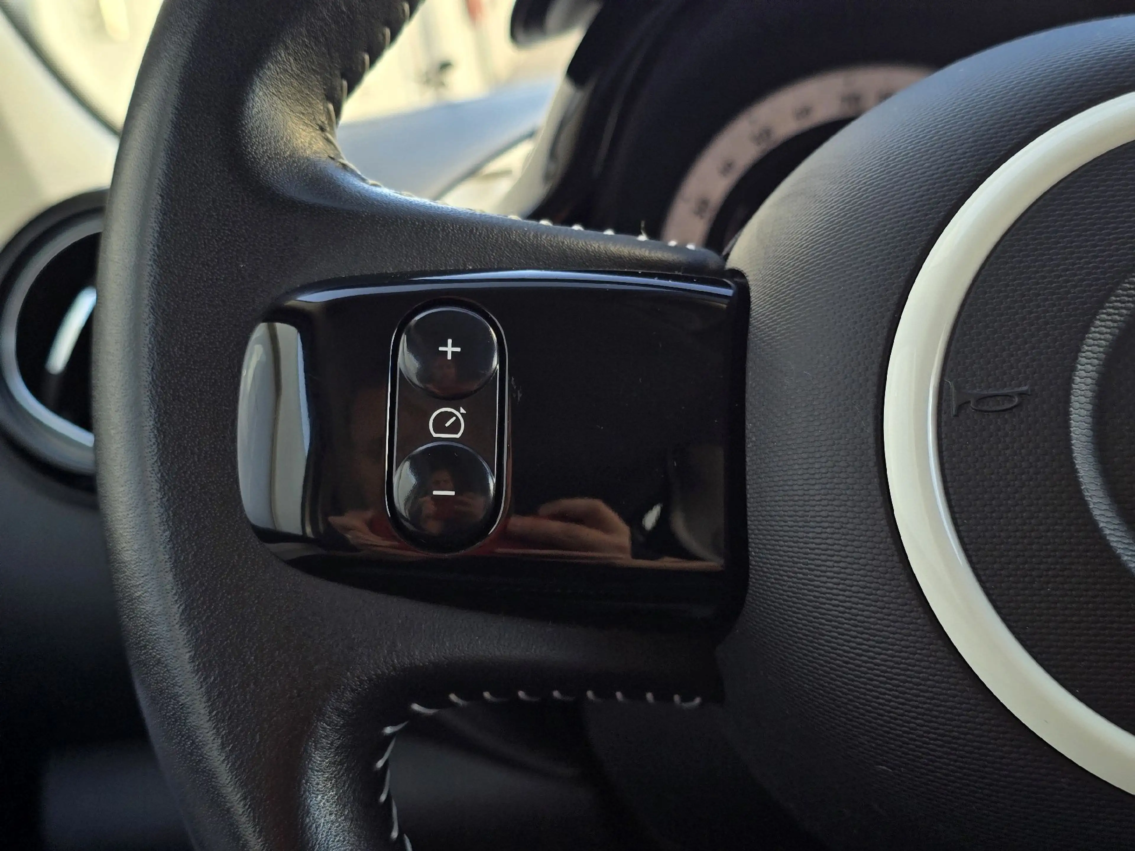 Renault Twingo Intense Start&Stop — photo 15