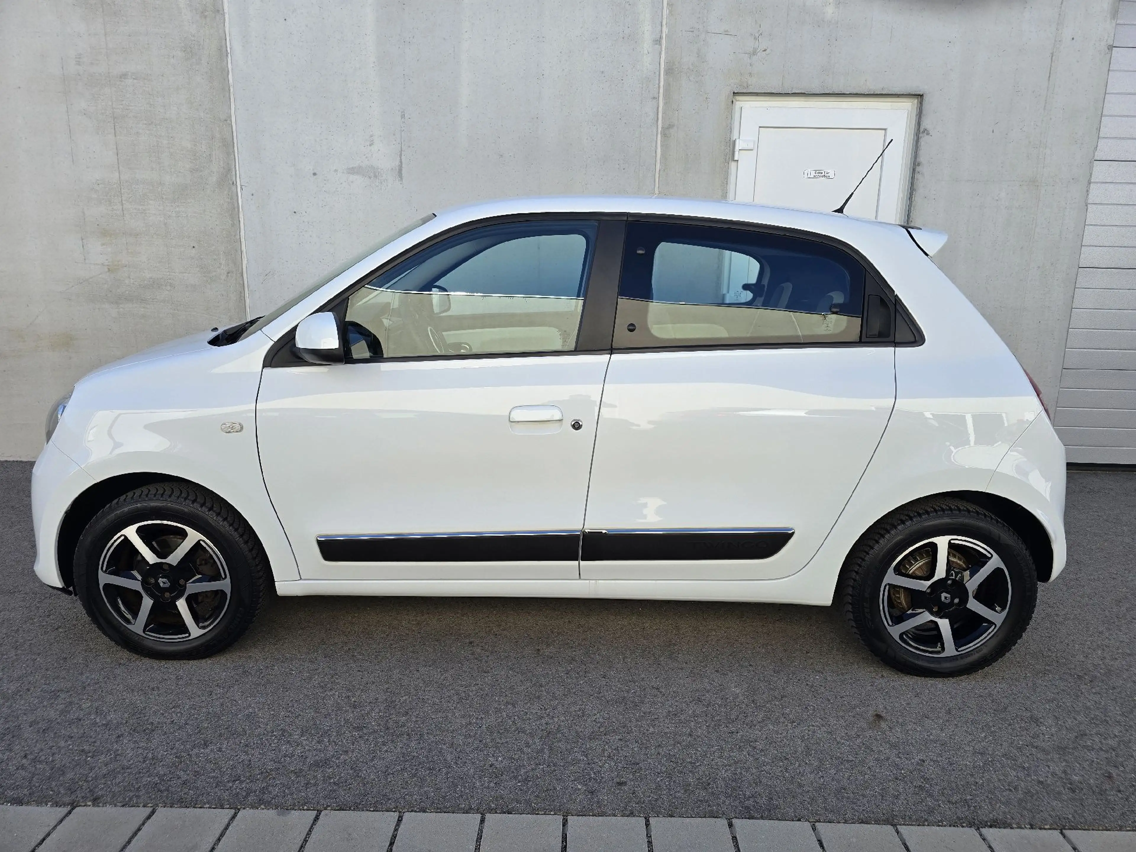 Renault Twingo Intense Start&Stop — photo 8