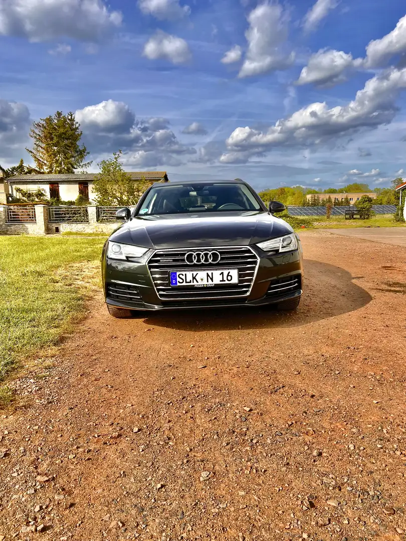 Audi A4 quattro design Grau - 1