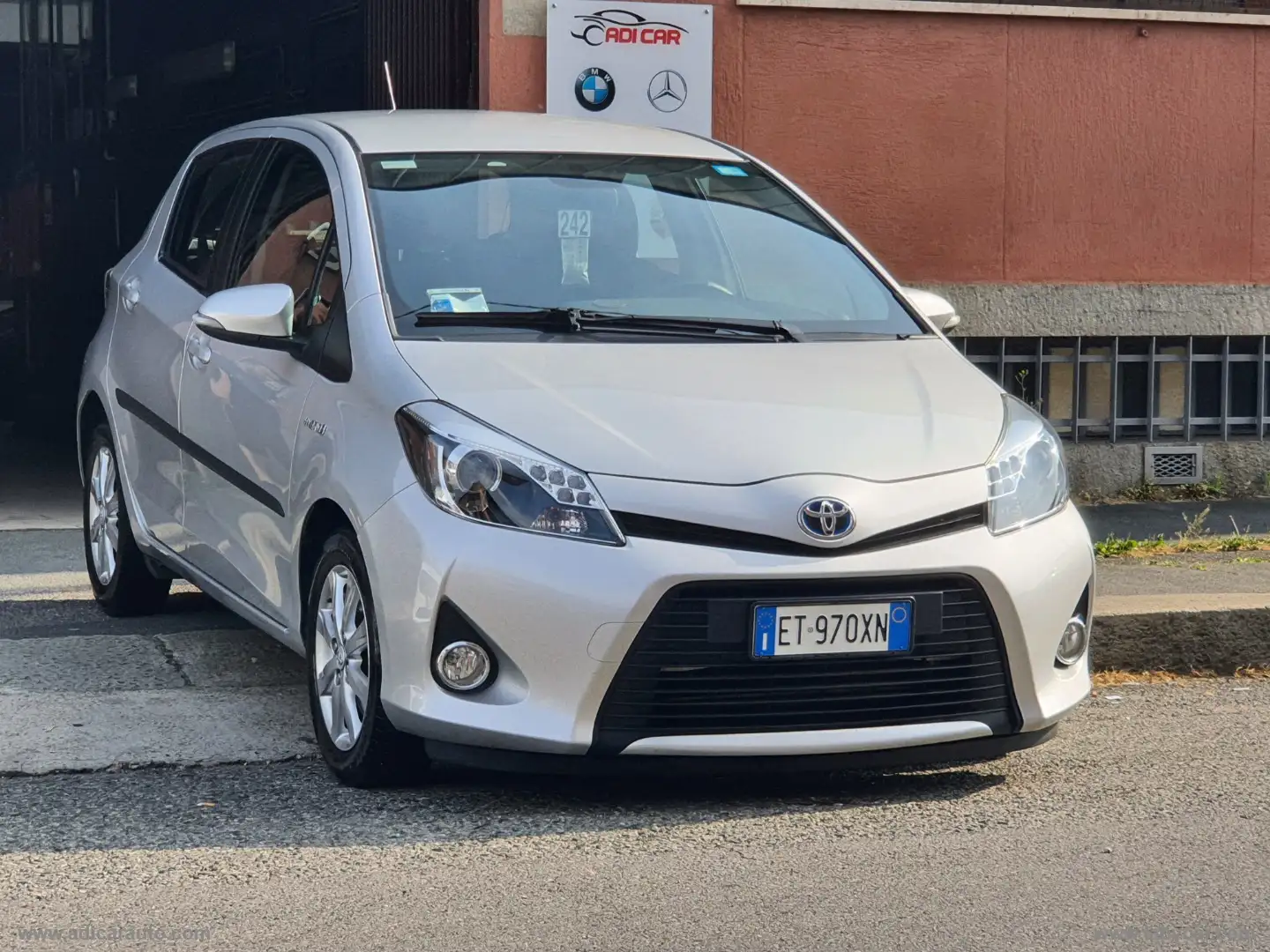 Toyota Yaris 1.5 Hybrid 5p. Lounge Grigio - 1