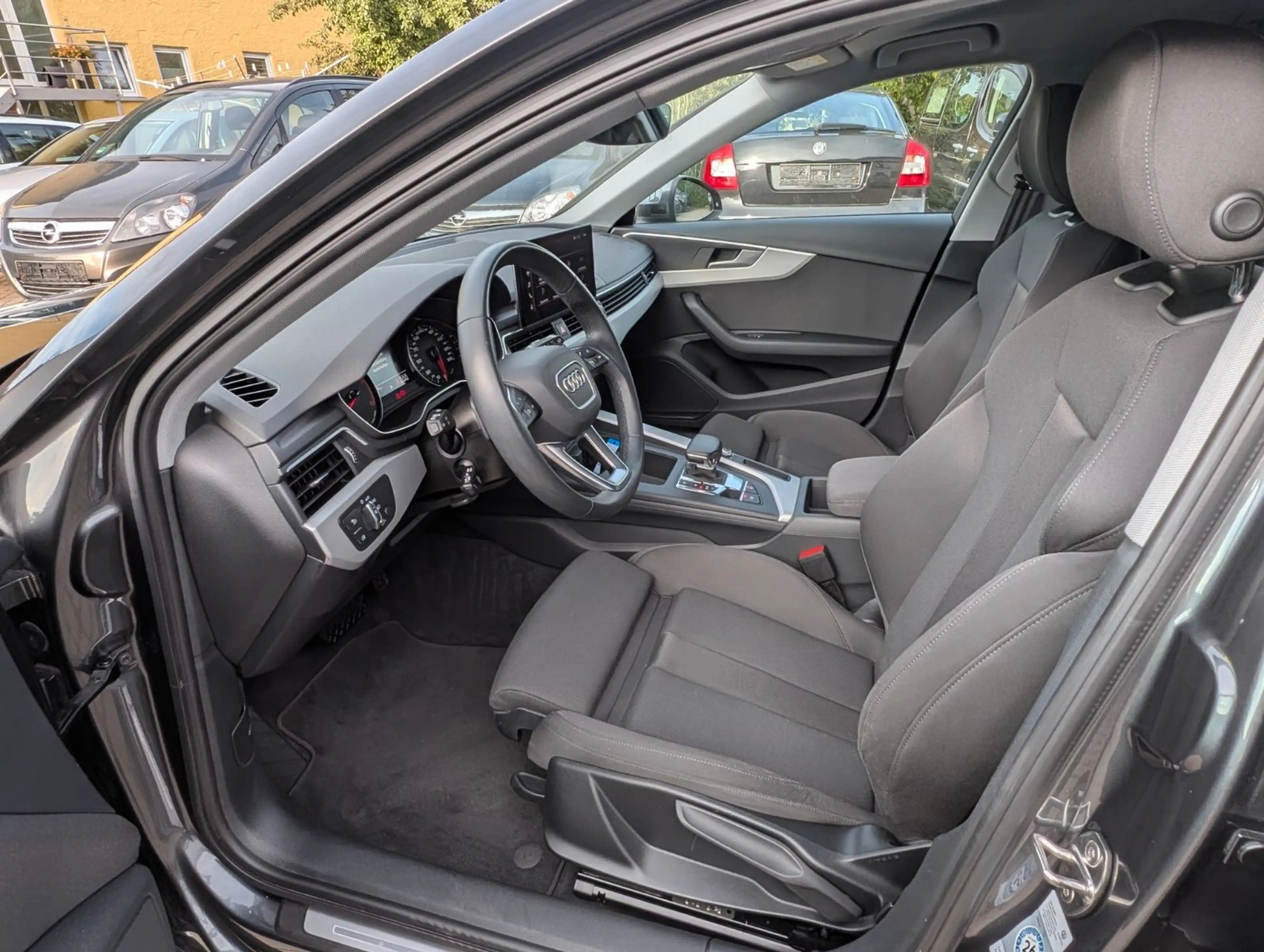 Audi A4 Avant 30 TDI S line,s-tronic,RFK,LED,PDC — photo 11
