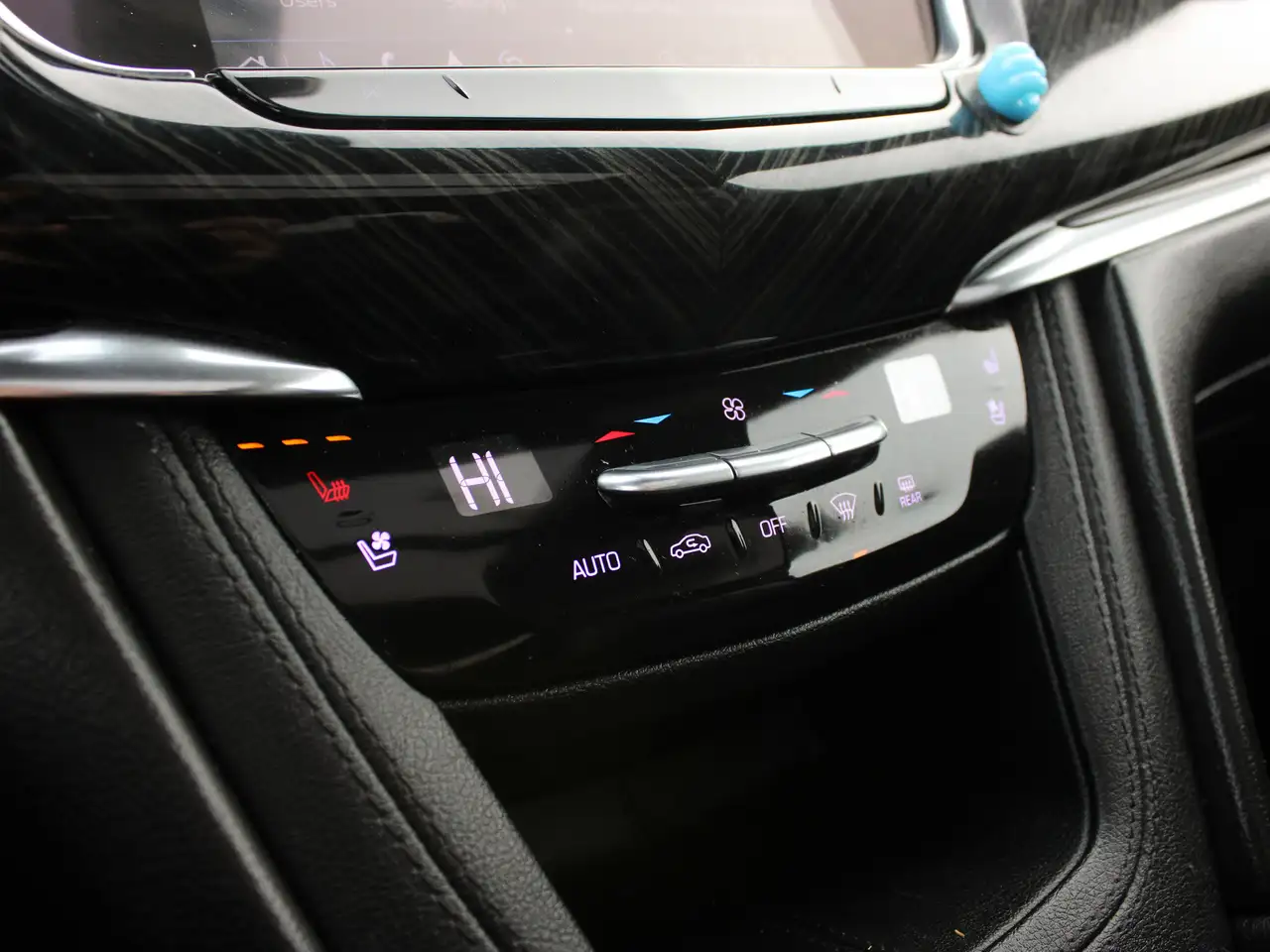 Cadillac XT6 снимка Cadillac XT6