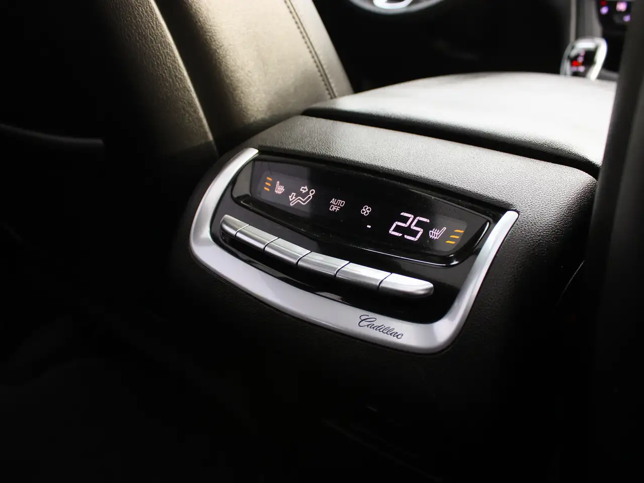 Cadillac XT6 снимка Cadillac XT6