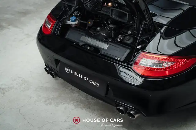 Porsche 911 view 13