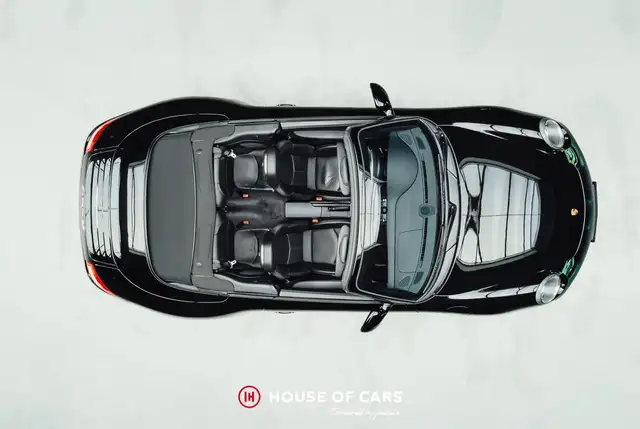 Porsche 911 view 6