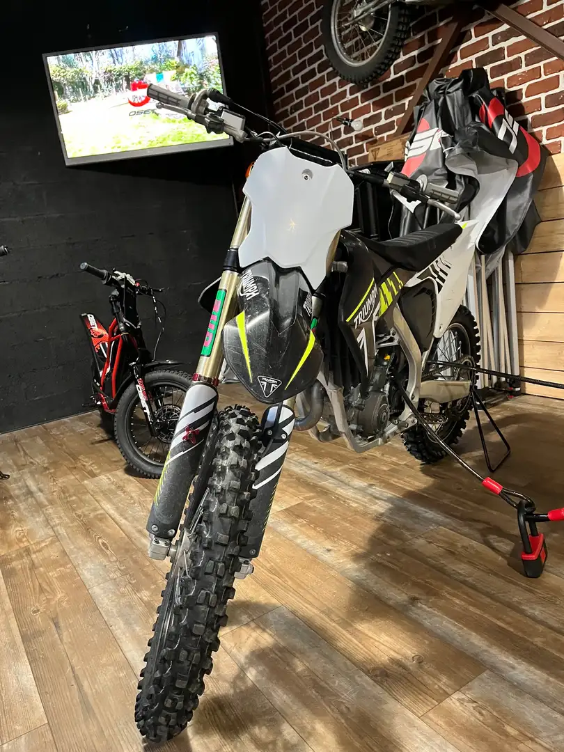 Triumph Zwart - 2