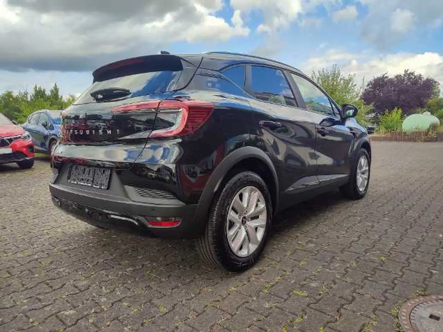 Mitsubishi ASX PLUS 1.3 T-Benziner 7-DCT Schwarz - 2