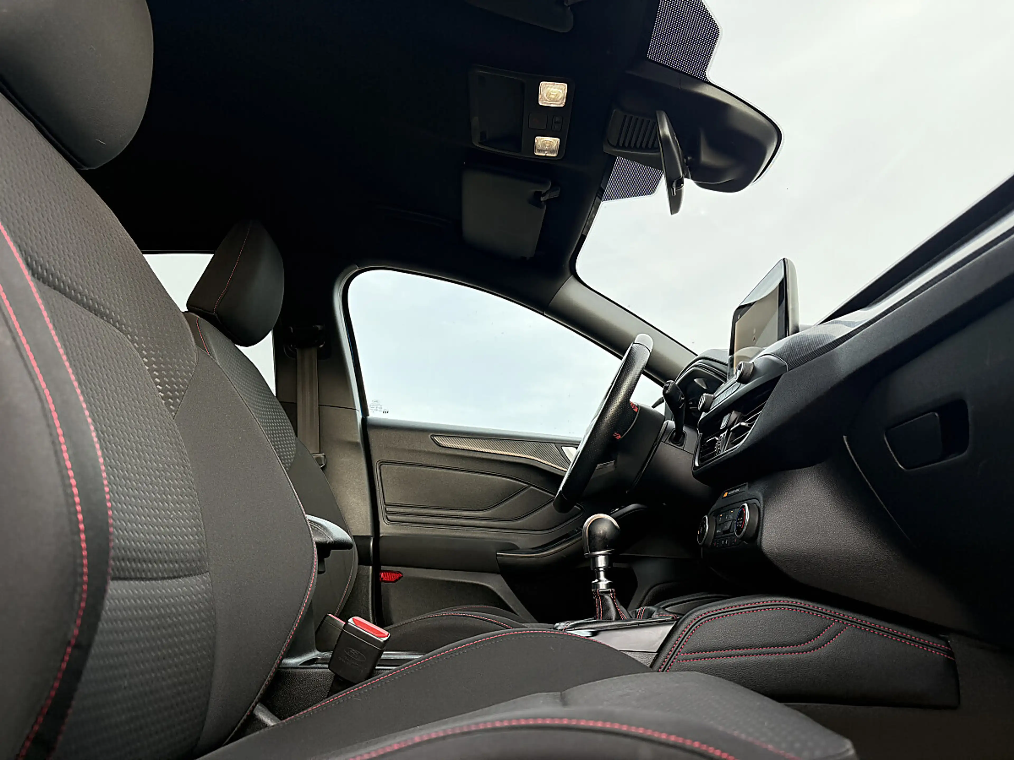 Ford Focus 1,0 EcoBoost ST-Line — photo 9