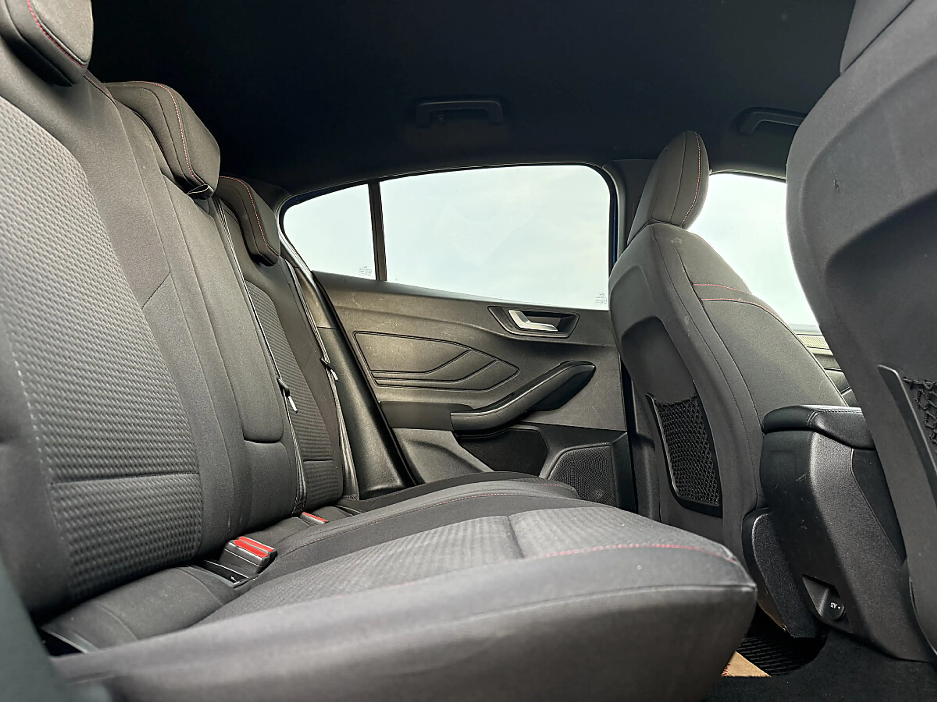 Ford Focus 1,0 EcoBoost ST-Line — photo 8