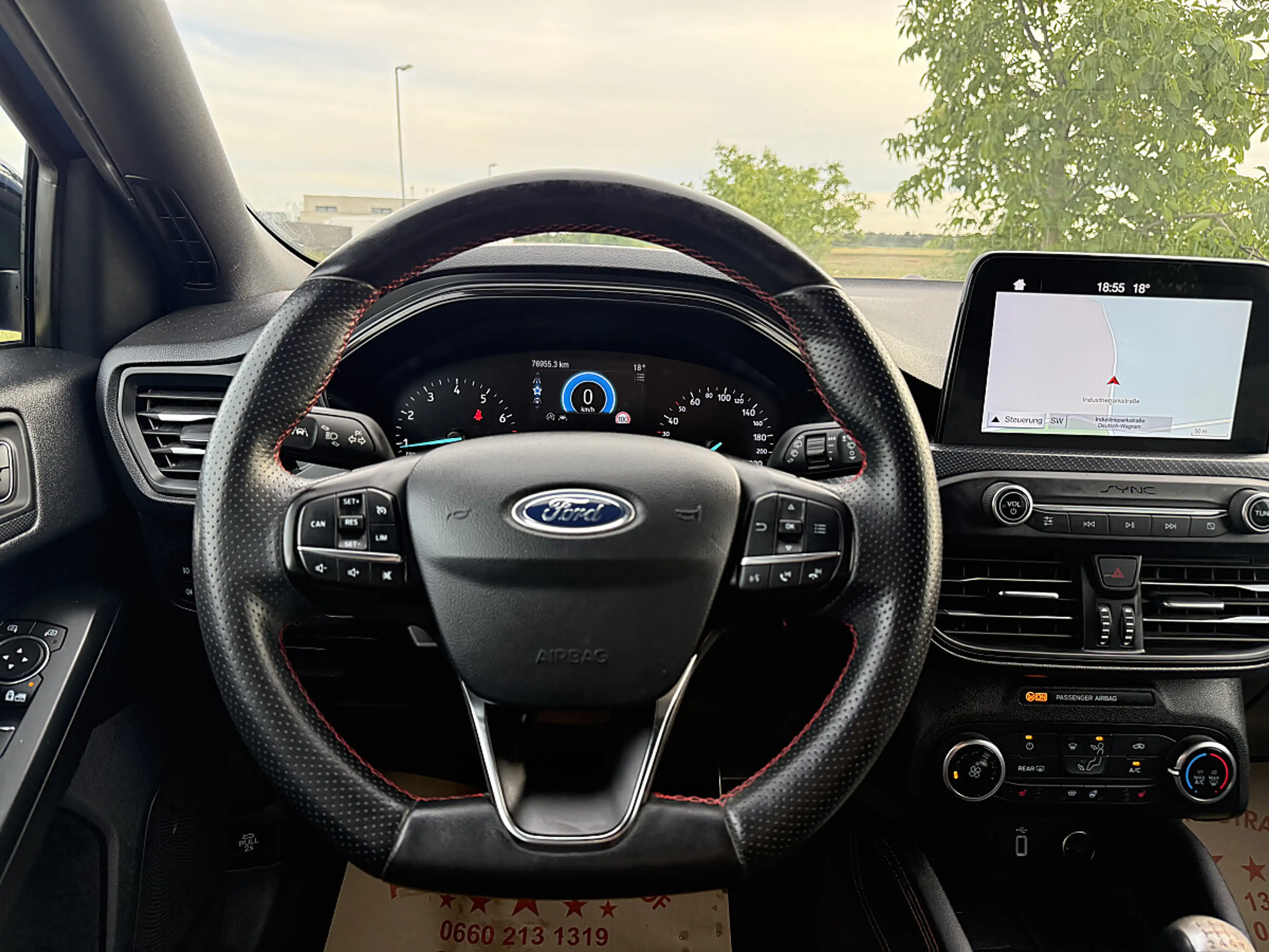 Ford Focus 1,0 EcoBoost ST-Line — photo 11