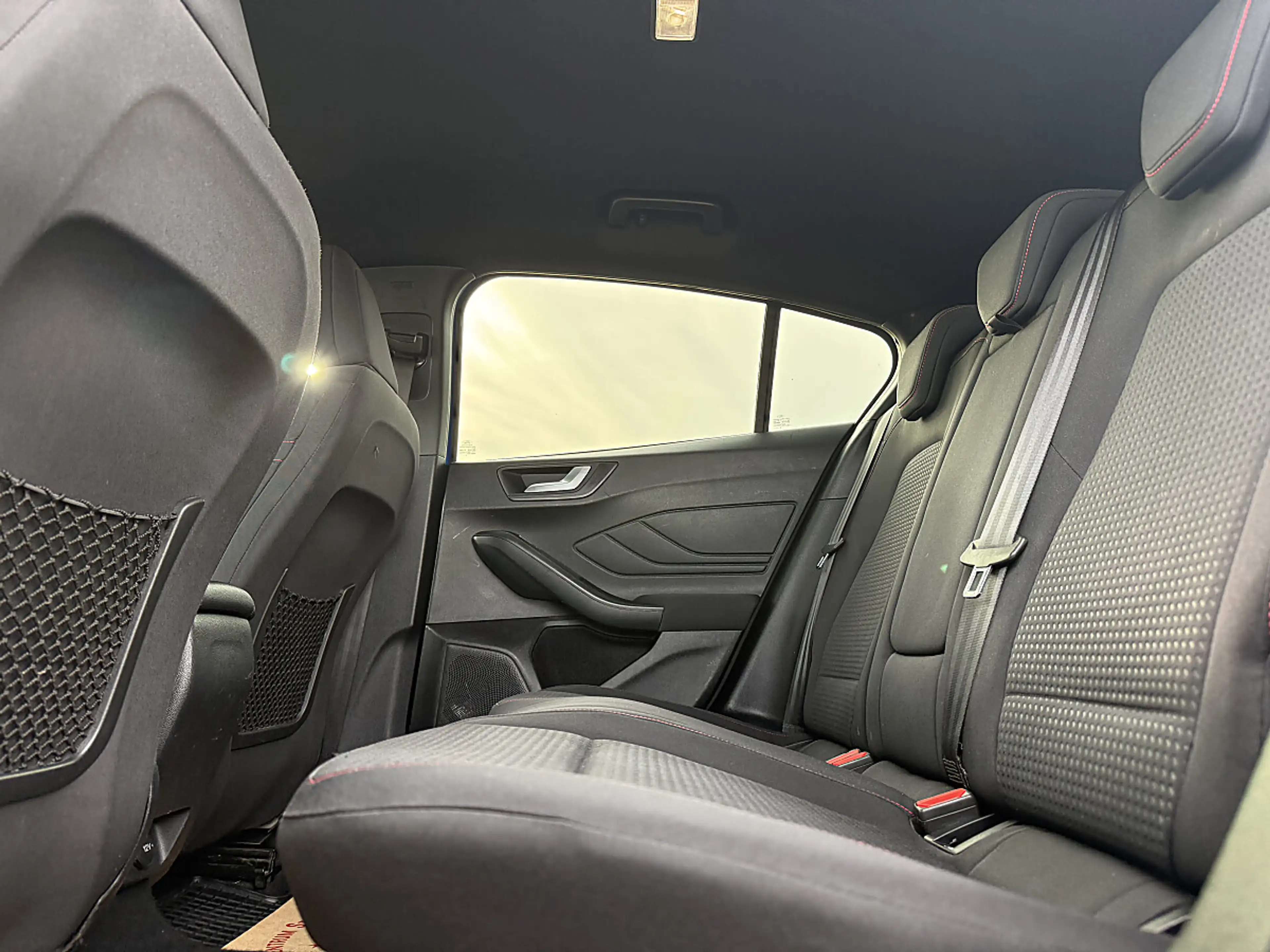 Ford Focus 1,0 EcoBoost ST-Line — photo 7