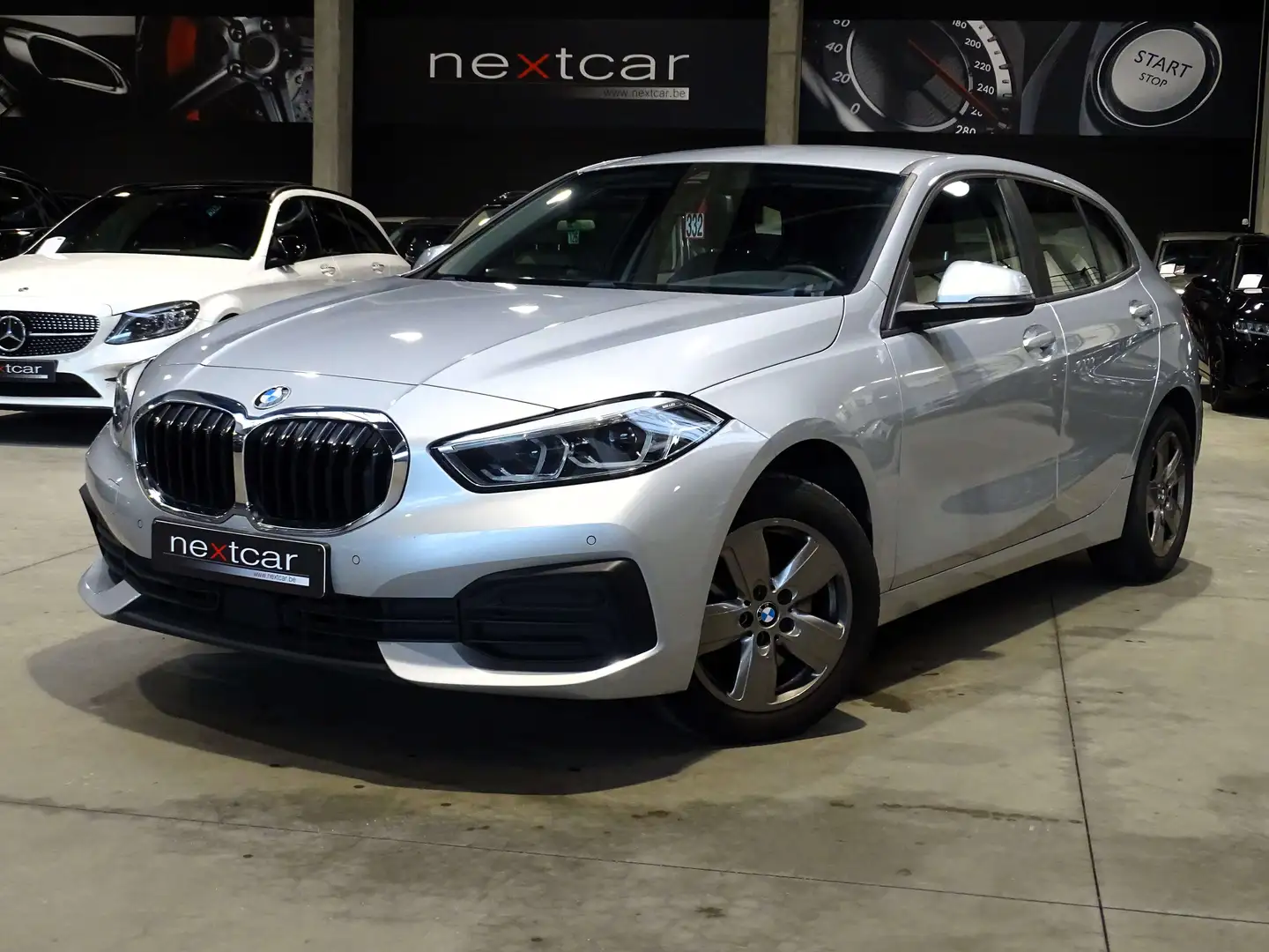 BMW 116 d Hatch New *LED-NAVI PRO-CRUISE-PARKING-EURO6d* Argent - 1