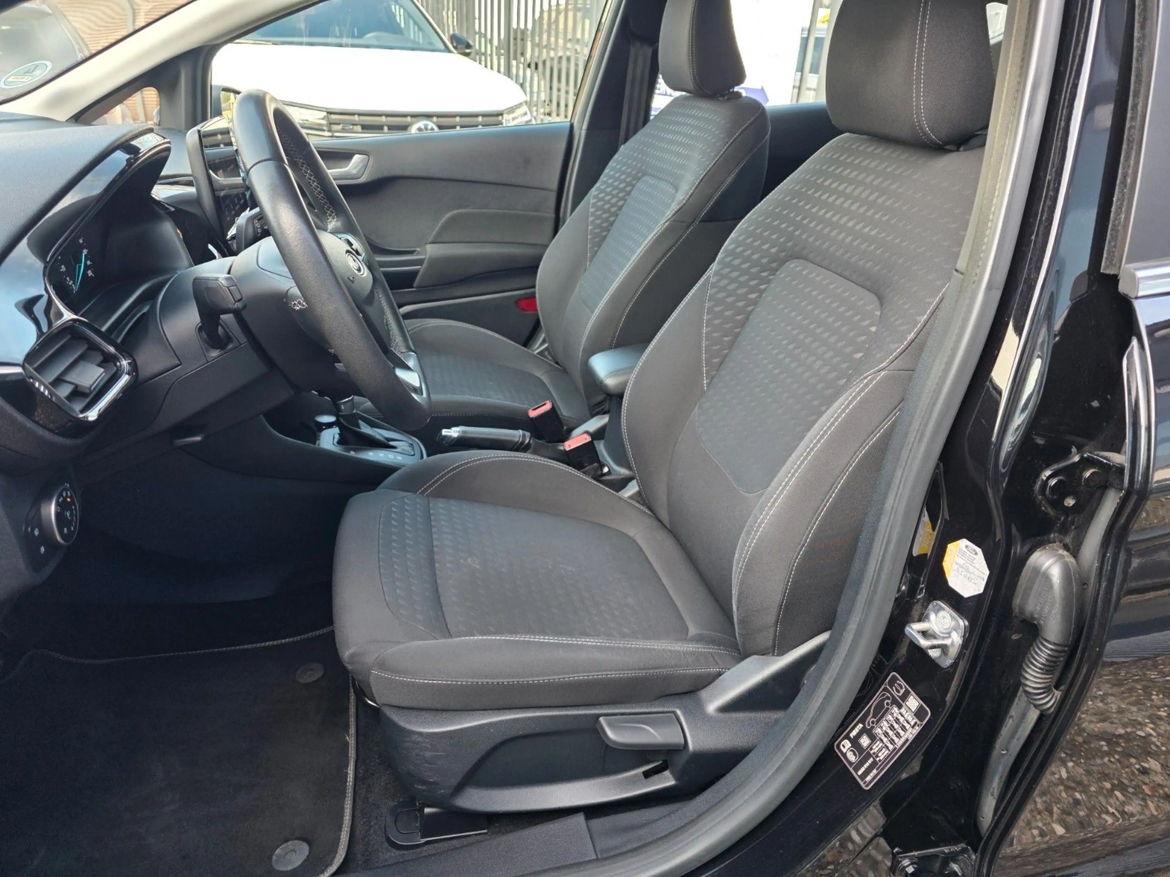 Ford Fiesta Titanium1.0 EcoBoost 74KW Automatik LED — photo 11