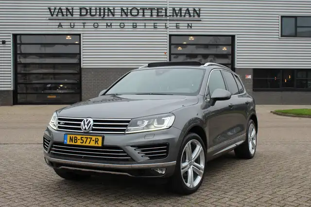 Volkswagen Touareg 3.0 TDI R-line / Panoramadak / Dynaudio / 360 Came