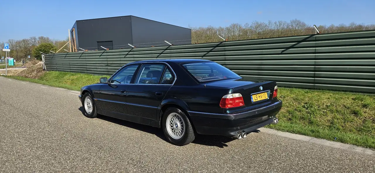 BMW 750iL, foto 2