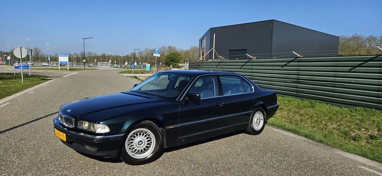 BMW 750iL, foto 1
