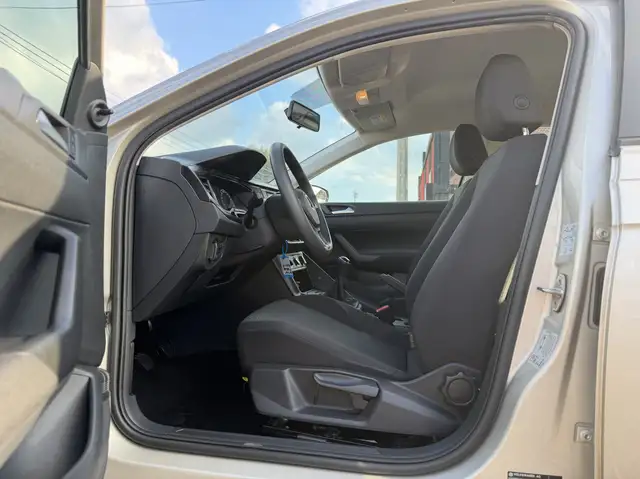 Volkswagen Polo view 7