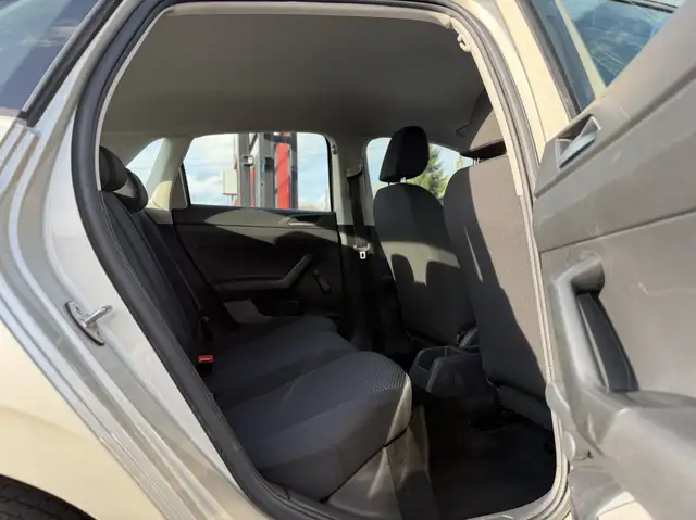 Volkswagen Polo view 9