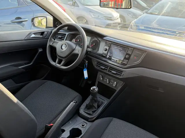 Volkswagen Polo view 13