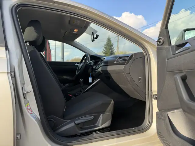 Volkswagen Polo view 10