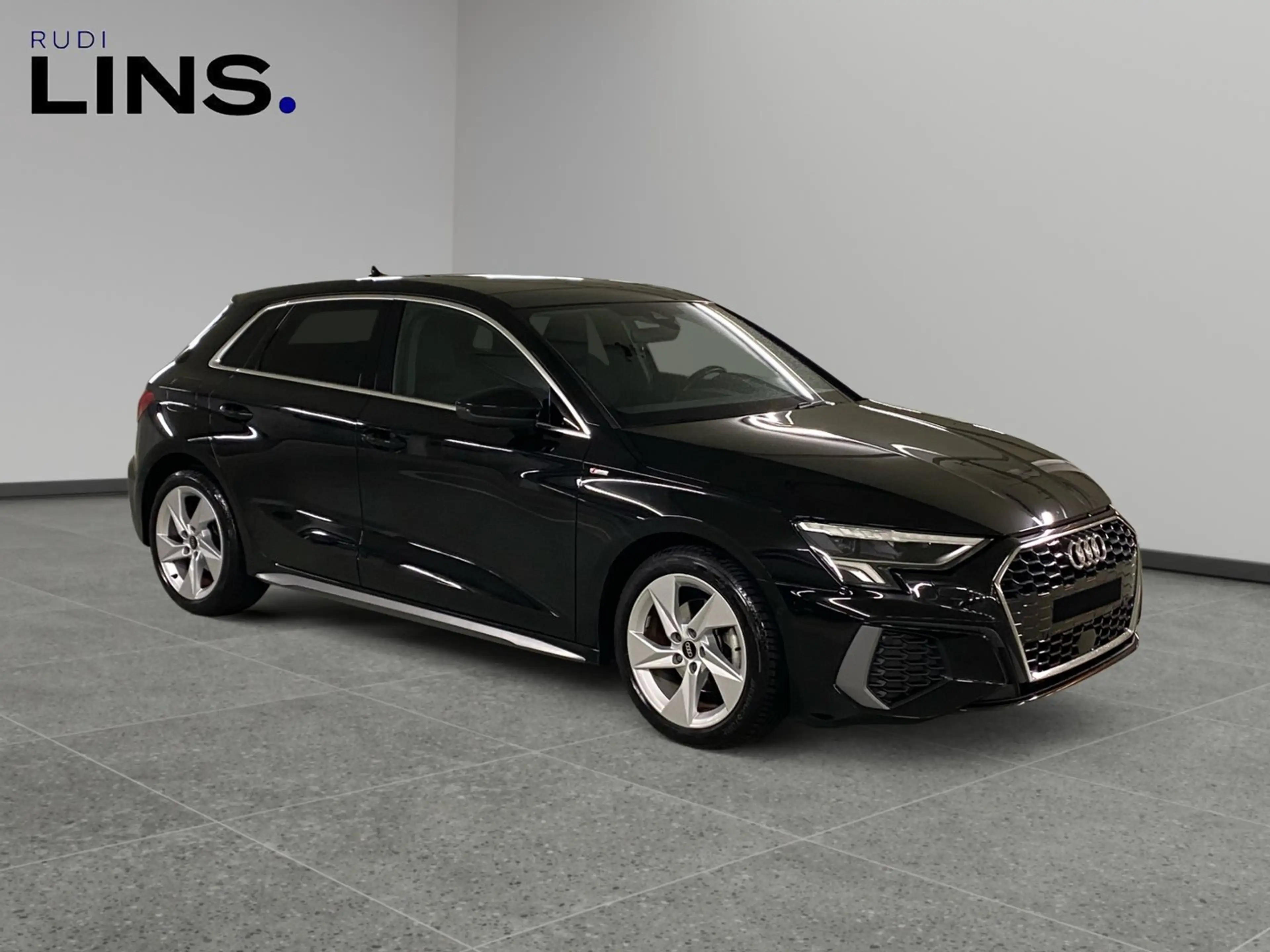 Audi A3 30 TFSI S line exterieur — photo 3