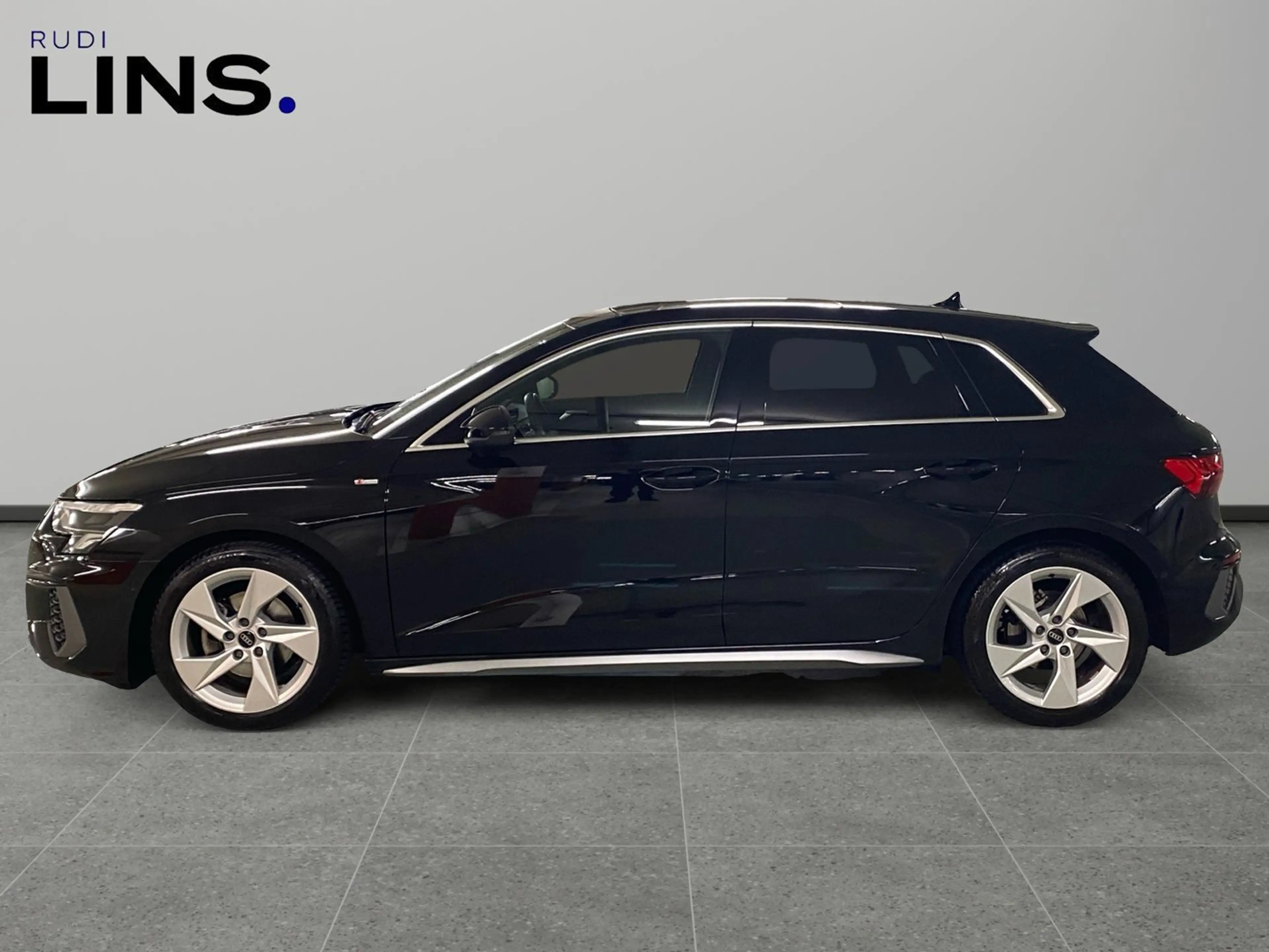 Audi A3 30 TFSI S line exterieur — photo 5