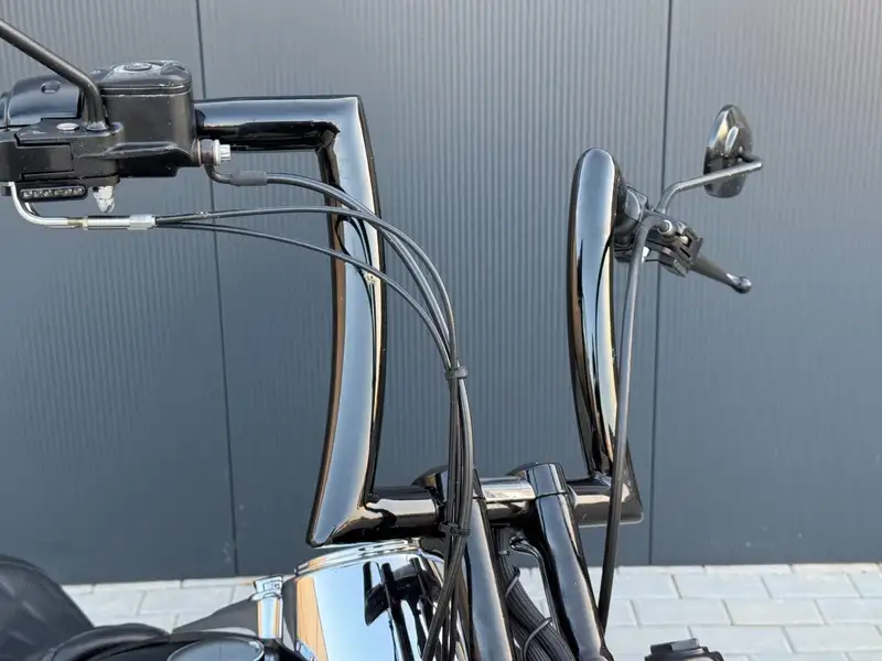 Harley-Davidson Dyna Fat Bob - foto 8