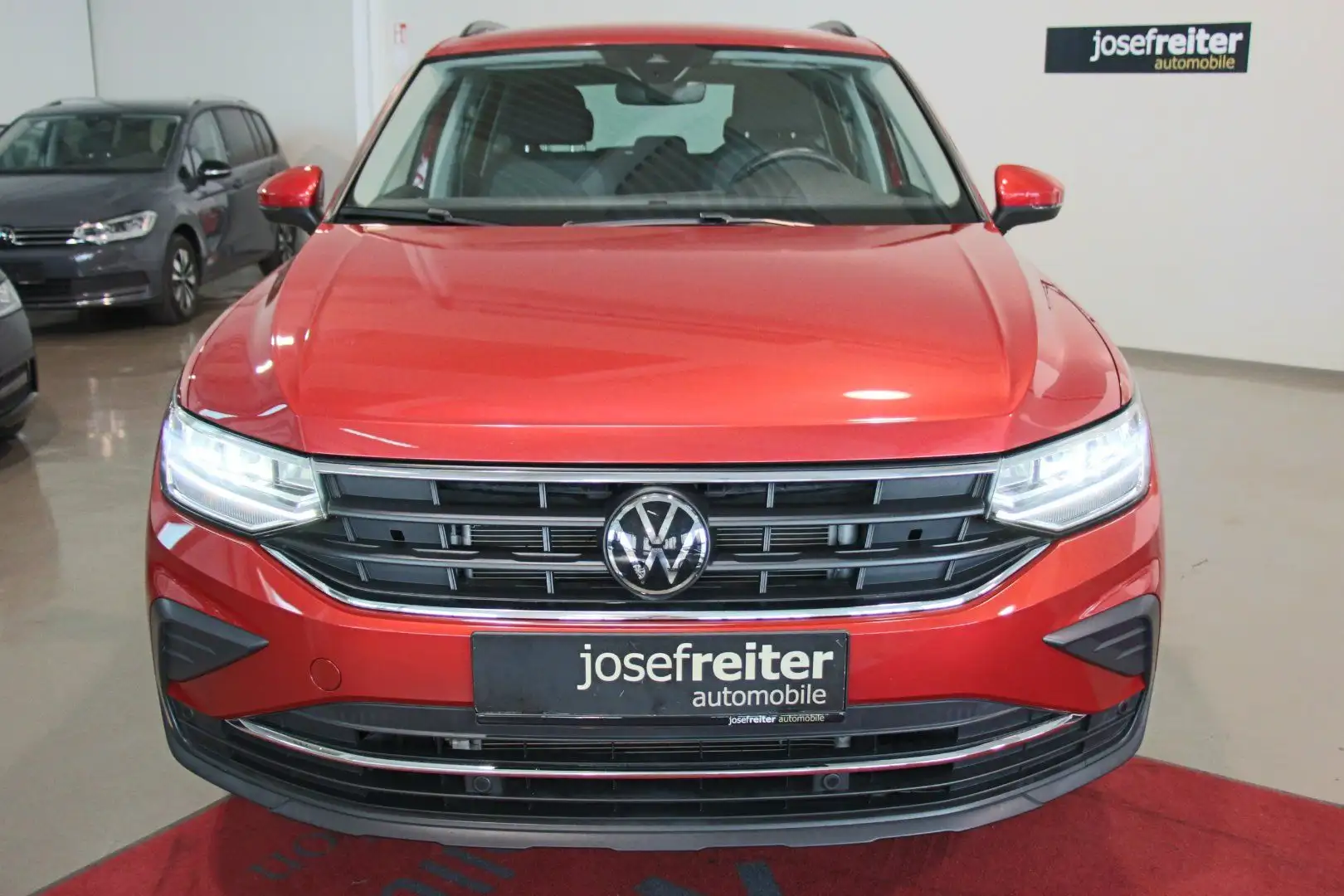 Volkswagen Tiguan Life 4Motion 2.0 TDI DSG AHK/PARKASS/KAMERA Rot - 2