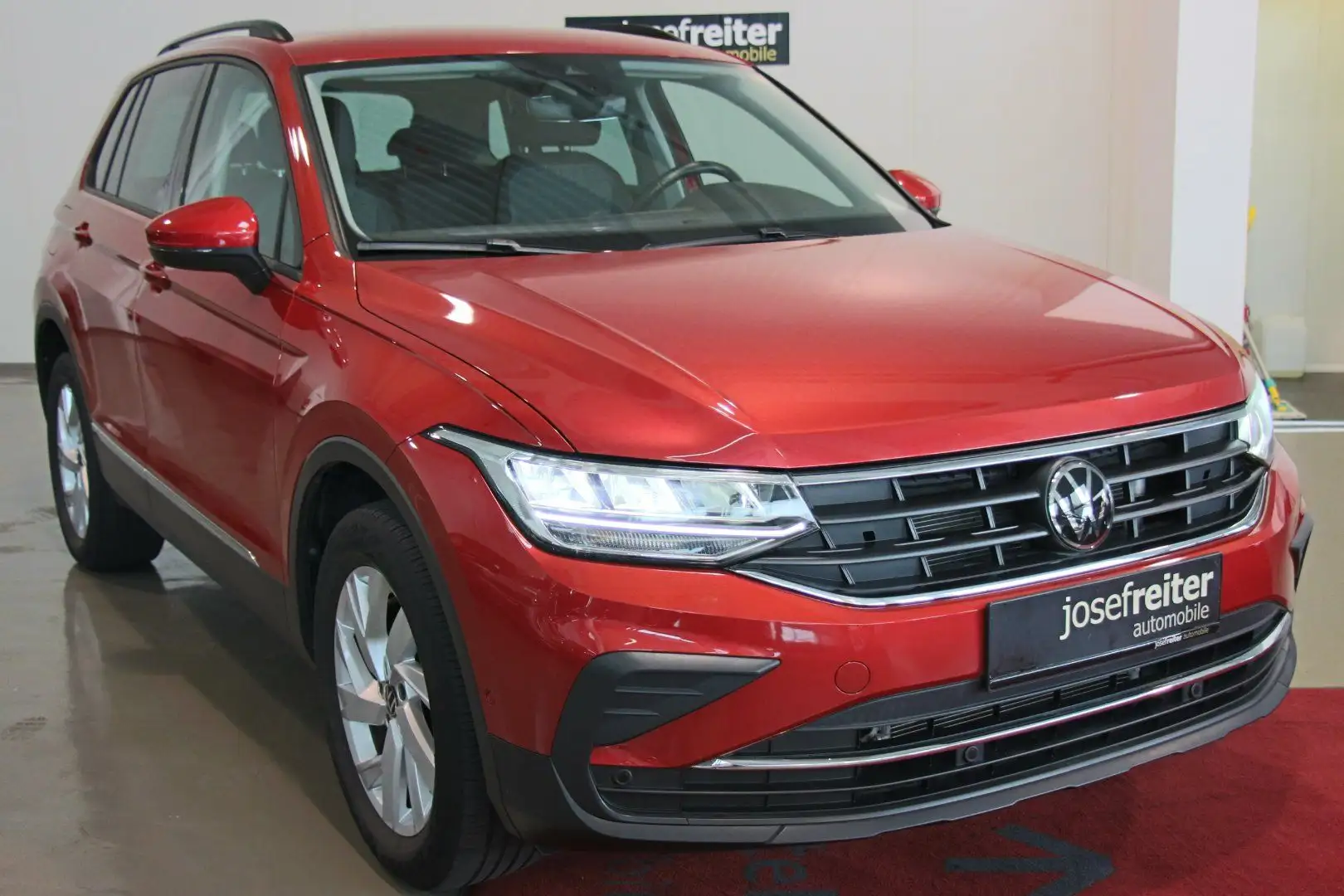 Volkswagen Tiguan Life 4Motion 2.0 TDI DSG AHK/PARKASS/KAMERA Rot - 1