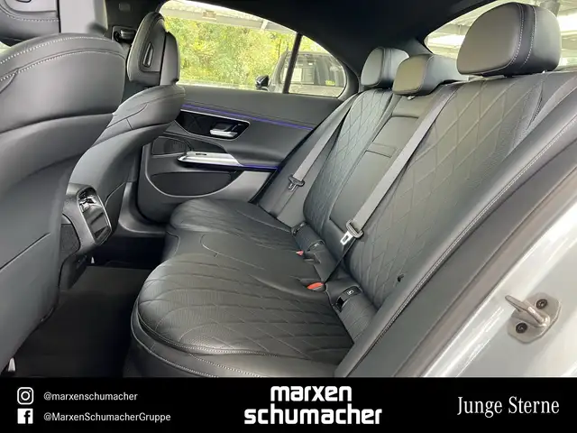 Mercedes-Benz E-Class view 11
