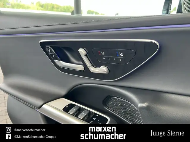 Mercedes-Benz E-Class view 8