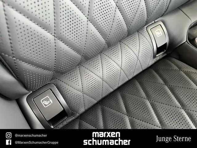 Mercedes-Benz E-Class view 23