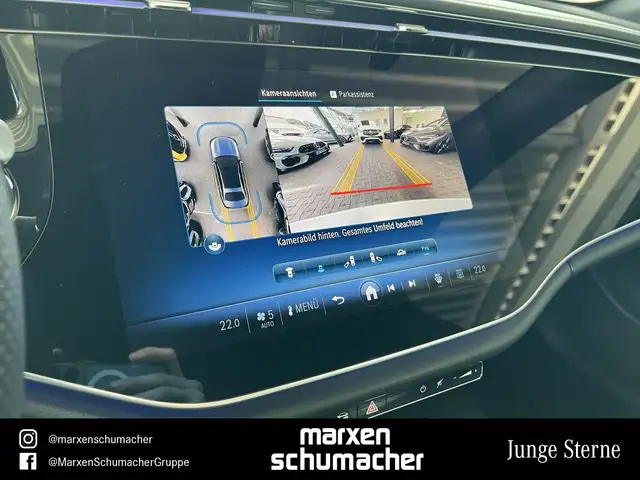 Mercedes-Benz E-Class view 21