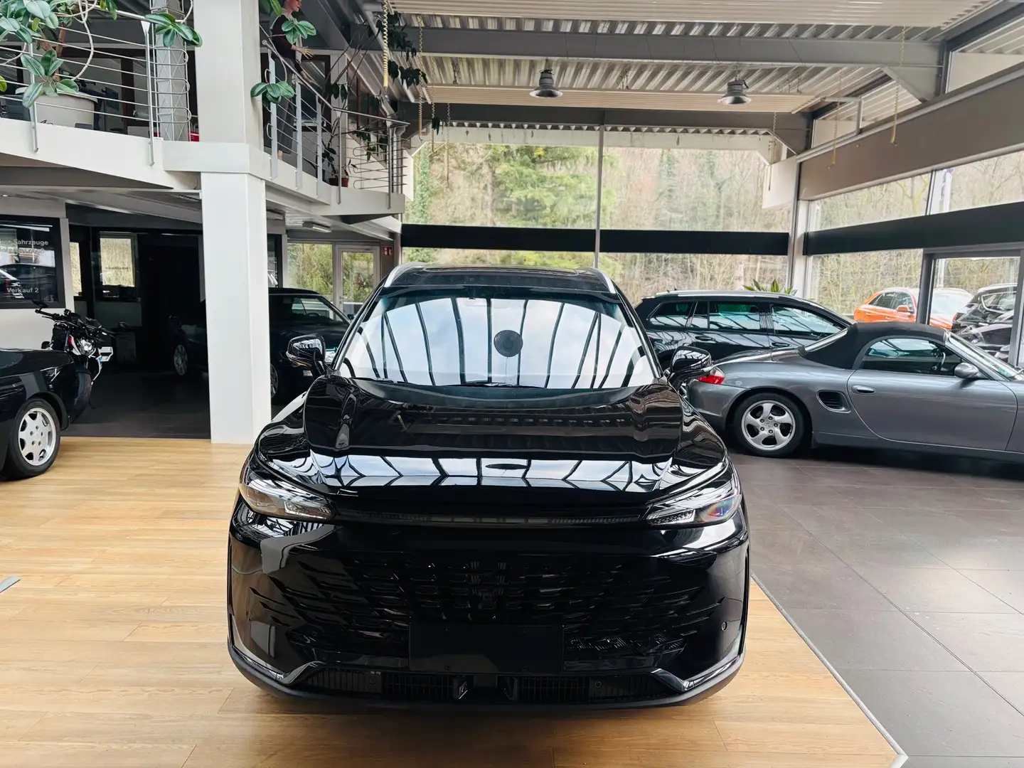 BAIC Beijing X75 Schwarz - 2