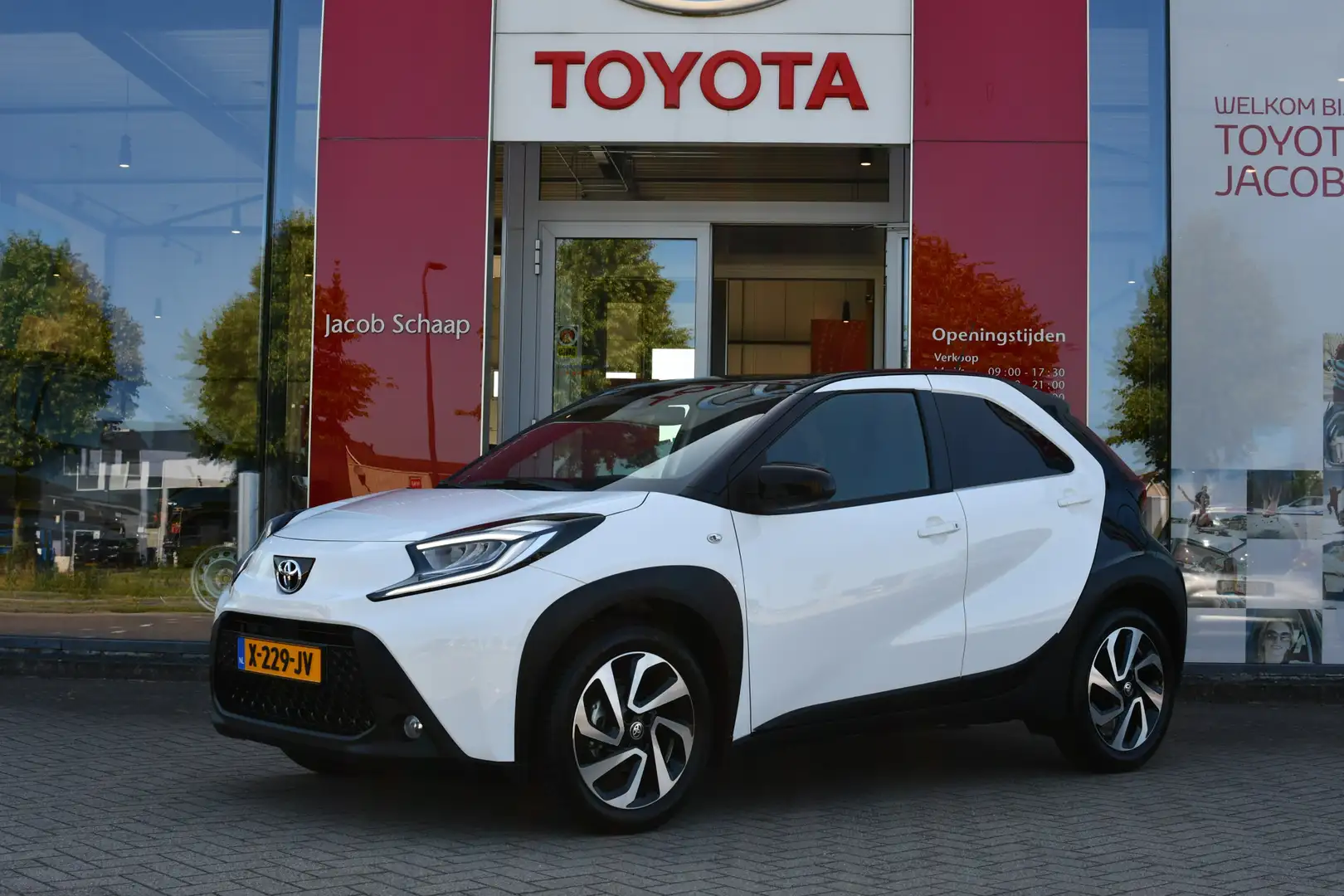 Toyota Aygo X 1.0 VVT-i MT Pulse 72pk | LED koplampen | Apple Ca Wit - 1